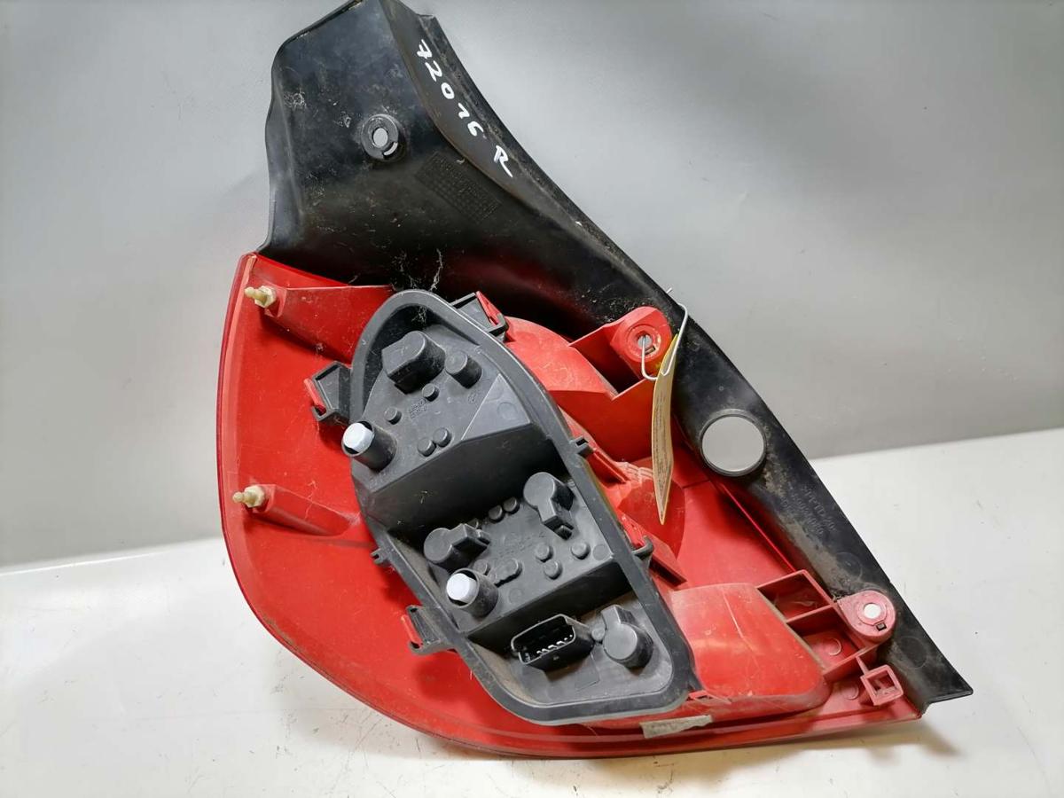 Renault Clio 3 original Rücklicht Rückleuchte rechts BJ05